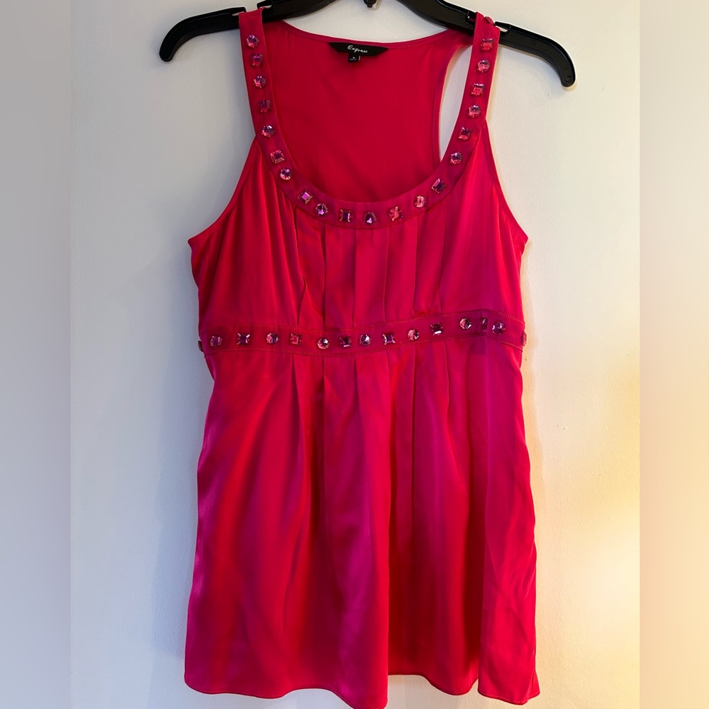 Fushia pink summer top, perfect for a casual or a formal putting